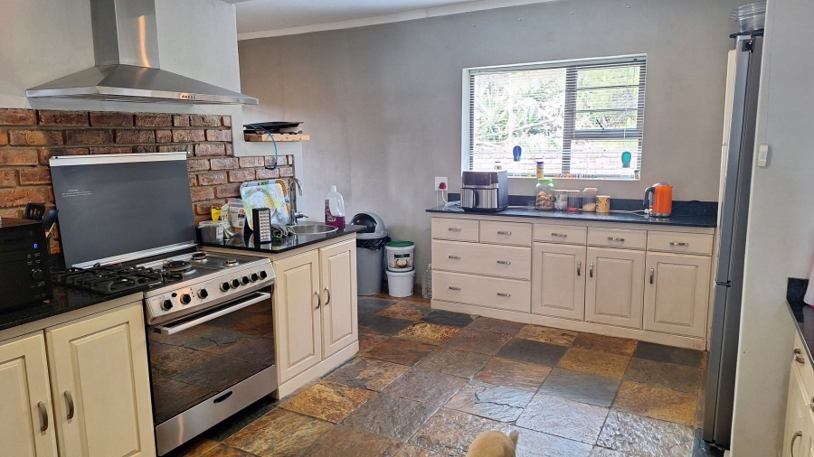 4 Bedroom Property for Sale in Humerail Eastern Cape